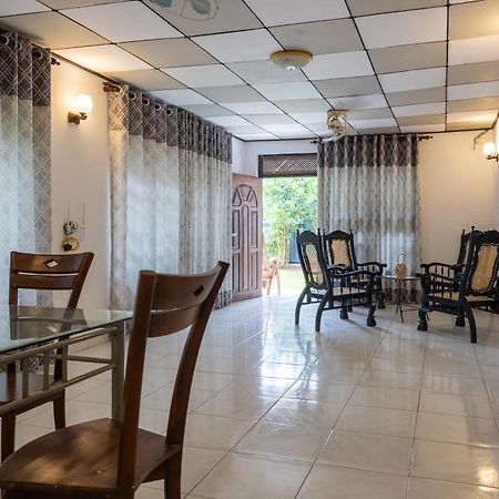 Sea Rose Guest House And Hostel Negombo Exterior foto